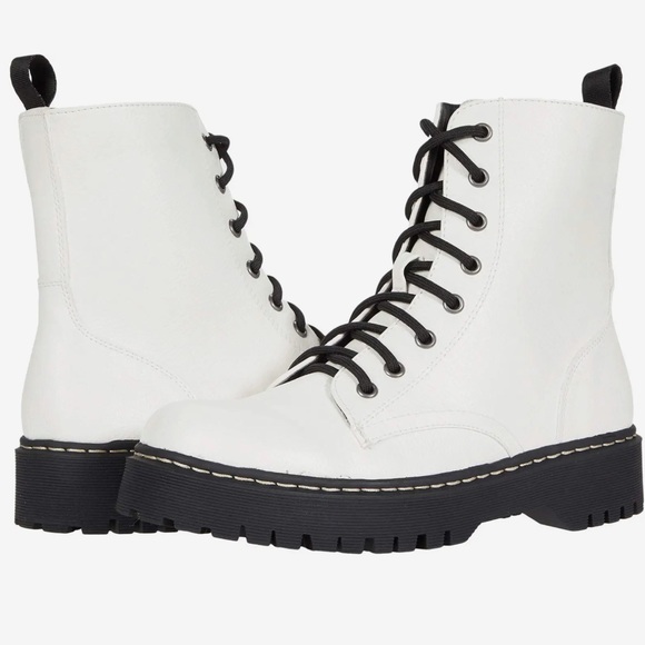 Cream Unionbay combat boots. - Picture 1 of 5